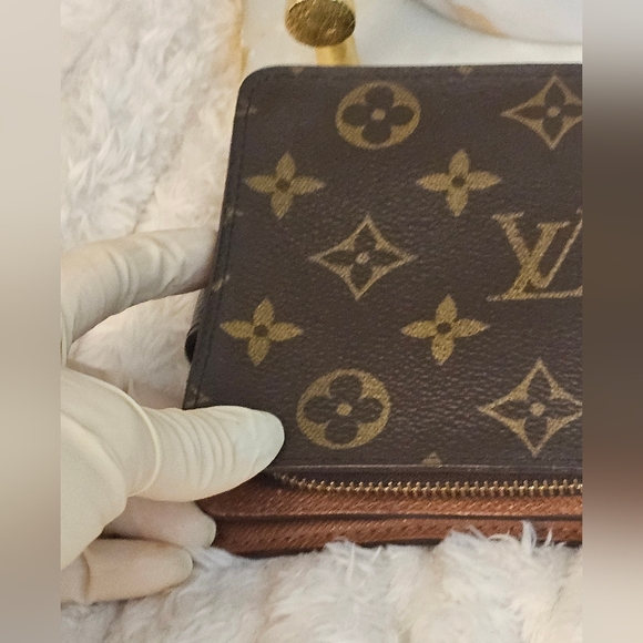 🔥🔥HOT DEAL🔥 🔥Authentic Louis Vuitton Wallet 🔥 - Picture 13 of 15